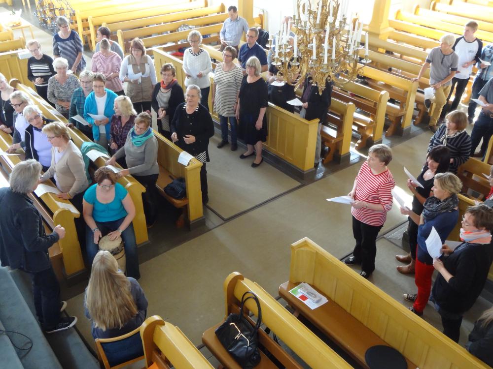 Laulajia Haapajärven kirkossa